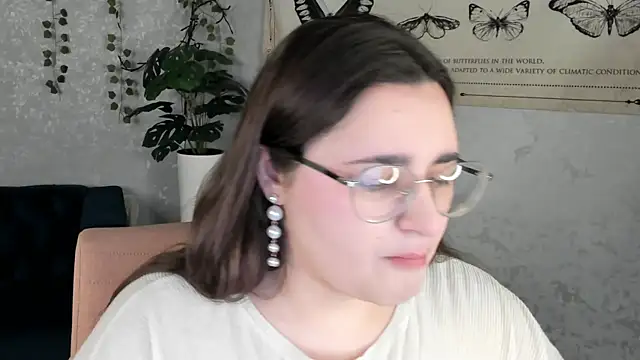 Snapshot of Ayleen_Gece chatting on May 19, 4:30 am Ayleen Gece online show from May 19, 4:30 am