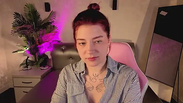 Nikki Gringer online show from June 10, 1:28 am