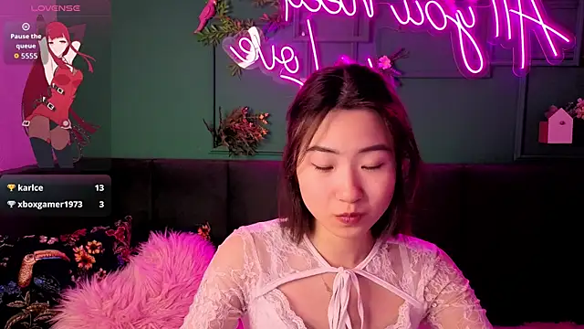 Snapshot of Runi_Asian chatting on June 15, 1:08 am Runi Asian online show from June 15, 1:08 am
