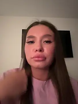 Snapshot of BeautyBella_ chatting on July 8, 9:41 pm BeautyBella online show from July 8, 9:41 pm