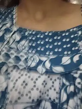 Snapshot of Bipasha_Vasu chatting on June 4, 7:14 am Bipasha Vasu online show from June 4, 7:14 am