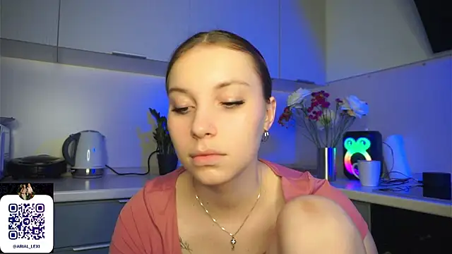 Sairallyn online show from June 20, 10:45 pm