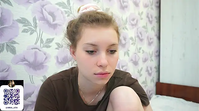 Sairallyn online show from July 6, 3:03 pm