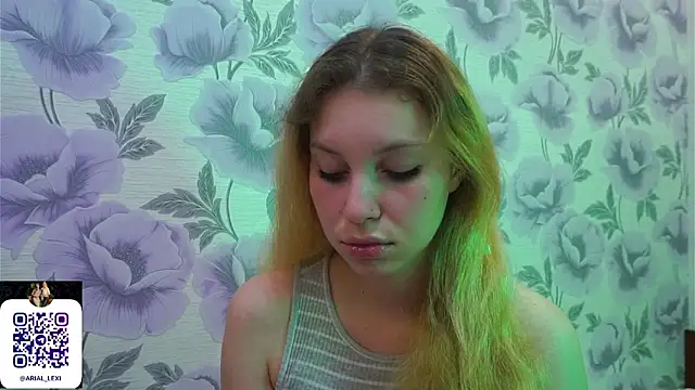 Sairallyn online show from July 12, 7:38 pm