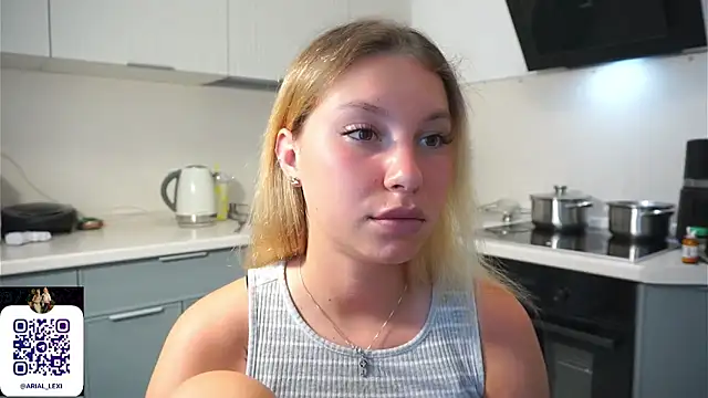 Sairallyn online show from July 30, 3:22 pm