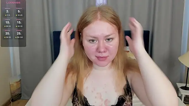 Snapshot of AlexaaBee chatting on June 11, 8:12 am AlexaaBee online show from June 11, 8:12 am