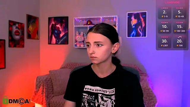 Snapshot of caroline_honeyy chatting on June 13, 7:45 pm caroline honeyy online show from June 13, 7:45 pm