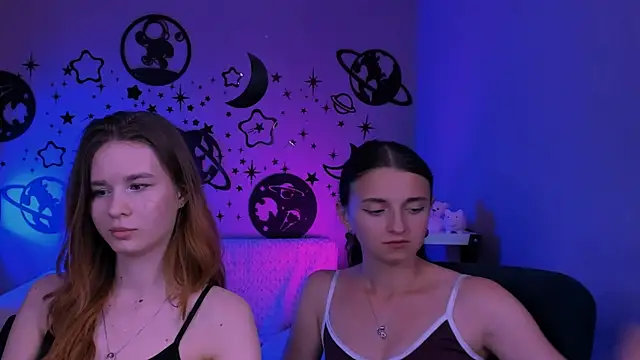 caroline honeyy online show from July 21, 8:33 pm