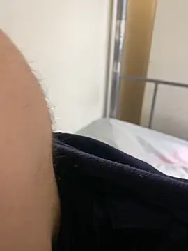 hott-boyyy online show from May 28, 2:03 pm