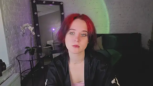 Snapshot of ScarlettSparkss chatting on June 3, 5:21 am ScarlettSparkss online show from June 3, 5:21 am