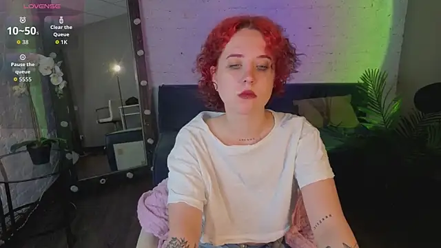 Snapshot of ScarlettSparkss chatting on June 10, 5:39 am ScarlettSparkss online show from June 10, 5:39 am