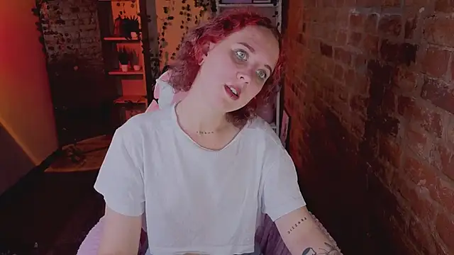 Snapshot of ScarlettSparkss chatting on June 15, 1:35 pm ScarlettSparkss online show from June 15, 1:35 pm