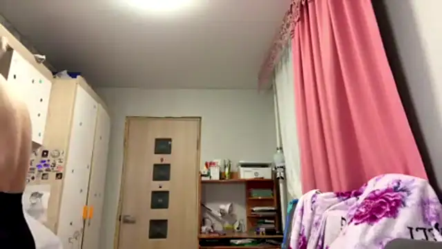 Snapshot of CuteLilit chatting on May 16, 5:12 pm CuteLilit online show from May 16, 5:12 pm