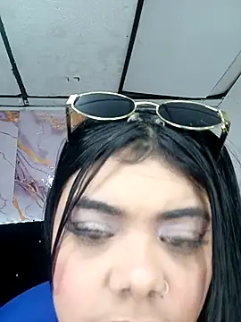 Snapshot of luxuryluna chatting on May 29, 11:47 pm luxuryluna online show from May 29, 11:47 pm