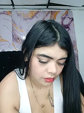 Snapshot of luxuryluna chatting on June 10, 12:44 am luxuryluna online show from June 10, 12:44 am
