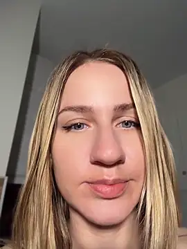 Snapshot of AnnaMist_ chatting on May 29, 5:33 pm AnnaMist online show from May 29, 5:33 pm
