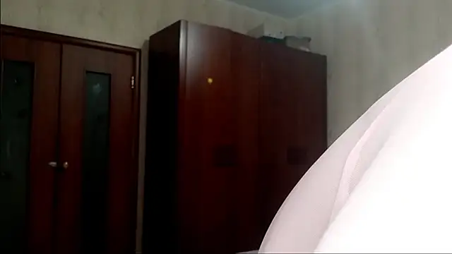 Snapshot of Lirivelle chatting on June 8, 9:15 pm Lirivelle online show from June 8, 9:15 pm