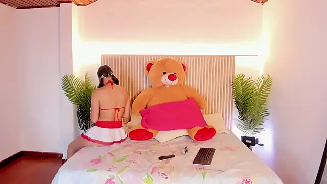 Milu blossom online show from June 16, 12:52 pm