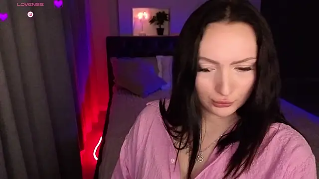 Snapshot of MizLouLou chatting on May 14, 11:00 pm MizLouLou online show from May 14, 11:00 pm