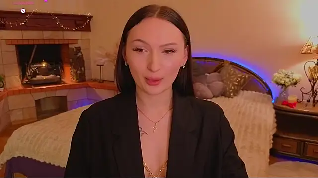 Snapshot of MizLouLou chatting on June 17, 10:54 pm MizLouLou online show from June 17, 10:54 pm