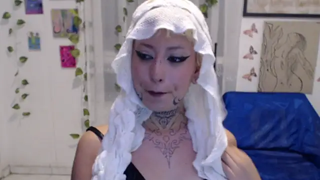 Snapshot of seley222 chatting on June 10, 12:33 am seley222 online show from June 10, 12:33 am