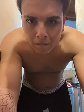 Snapshot of alexerdiego chatting on July 23, 8:18 pm alexerdiego online show from July 23, 8:18 pm