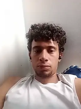 Snapshot of El_CharlyX69X chatting on June 15, 4:09 pm El CharlyX69X online show from June 15, 4:09 pm