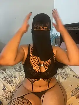 BrunetteQueen1 online show from July 11, 3:48 pm