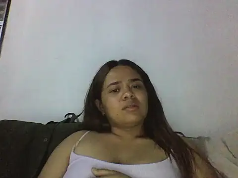 Snapshot of Latinahott1 chatting on June 18, 3:18 am Latinahott1 online show from June 18, 3:18 am