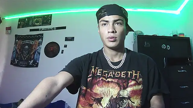 Snapshot of Fenix_hardcock chatting on May 29, 5:00 pm Fenix hardcock online show from May 29, 5:00 pm