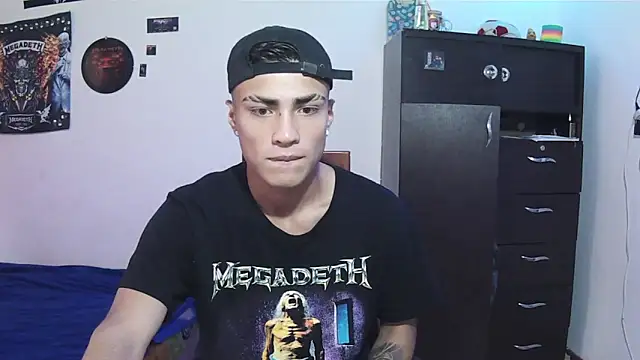 Snapshot of Fenix_hardcock chatting on June 3, 2:33 pm Fenix hardcock online show from June 3, 2:33 pm