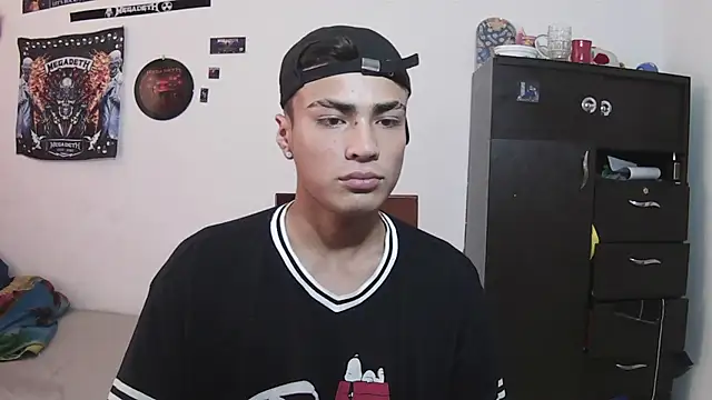 Snapshot of Fenix_hardcock chatting on June 16, 5:15 pm Fenix hardcock online show from June 16, 5:15 pm