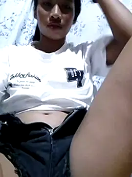 Snapshot of PinayBlackbeauty_18-18 chatting on July 28, 11:28 am PinayBlackbeauty 18-18 online show from July 28, 11:28 am