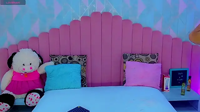 ariadnna princes online show from June 12, 4:33 am