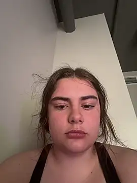 helovesroxierae online show from June 10, 3:11 pm