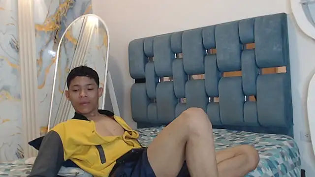 Snapshot of RONALDA_HOT26 chatting on June 15, 1:24 pm RONALDA HOT26 online show from June 15, 1:24 pm