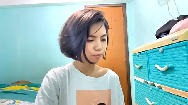YukikoSchaefers online show from June 13, 3:04 am