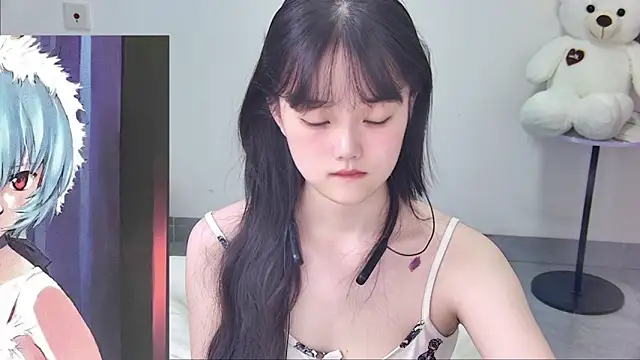 Snapshot of Evil-Bunny007 chatting on June 5, 12:00 pm Evil-Bunny007 online show from June 5, 12:00 pm