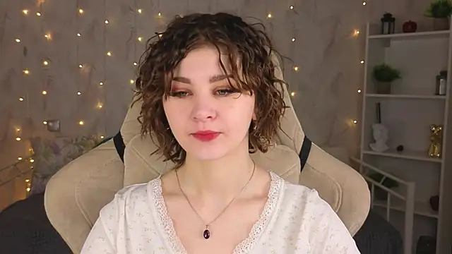 Snapshot of Kira__Fluffy chatting on May 31, 12:08 am Kira Fluffy online show from May 31, 12:08 am