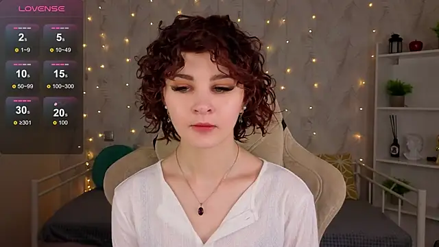 Snapshot of Kira__Fluffy chatting on June 14, 12:08 am Kira Fluffy online show from June 14, 12:08 am