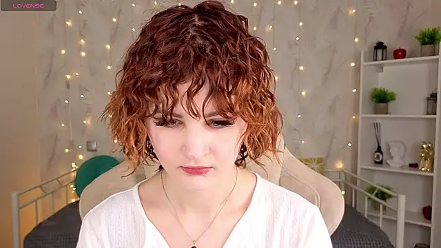 Snapshot of Kira__Fluffy chatting on June 20, 12:03 am Kira Fluffy online show from June 20, 12:03 am
