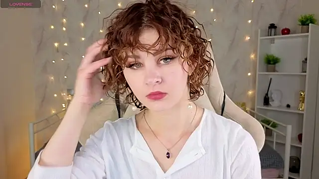 Kira  Fluffy online show from July 4, 12:06 am