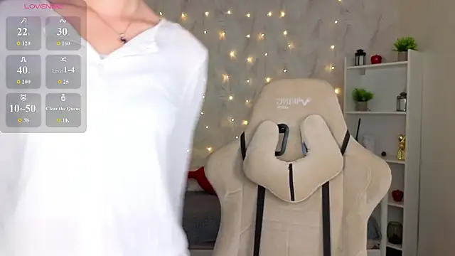 Kira  Fluffy online show from July 8, 12:04 am