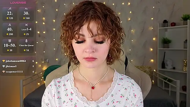Kira  Fluffy online show from July 14, 2:05 am