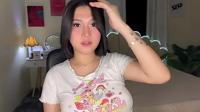 Snapshot of RingMyBelle chatting on May 31, 2:35 pm RingMyBelle online show from May 31, 2:35 pm