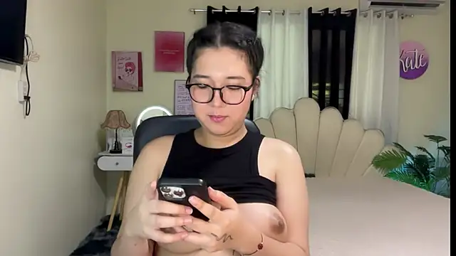 Snapshot of RingMyBelle chatting on June 22, 3:25 am RingMyBelle online show from June 22, 3:25 am