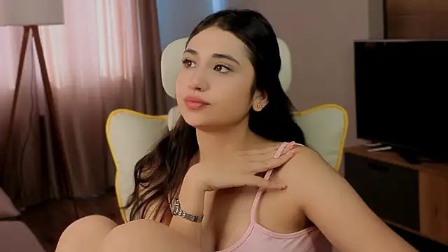Snapshot of honeylanaa chatting on June 25, 4:34 am honeylanaa online show from June 25, 4:34 am