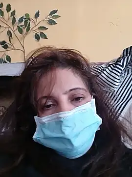 Snapshot of tanya2610 chatting on May 15, 8:21 am tanya2610 online show from May 15, 8:21 am