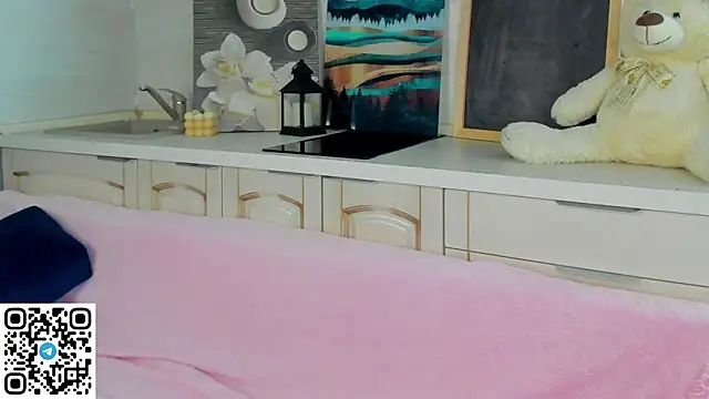 Mary F0x online show from July 5, 8:10 am