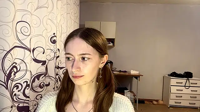Snapshot of BrianneFarabee chatting on June 4, 11:22 pm BrianneFarabee online show from June 4, 11:22 pm